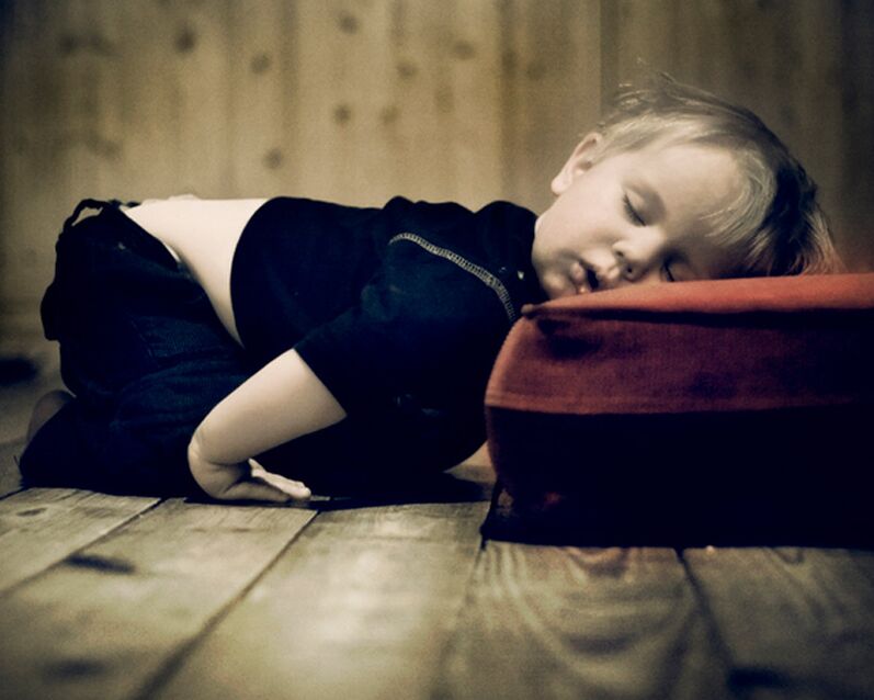 Grinding your teeth during sleep is a sign of helminth infestation in both children and adults
